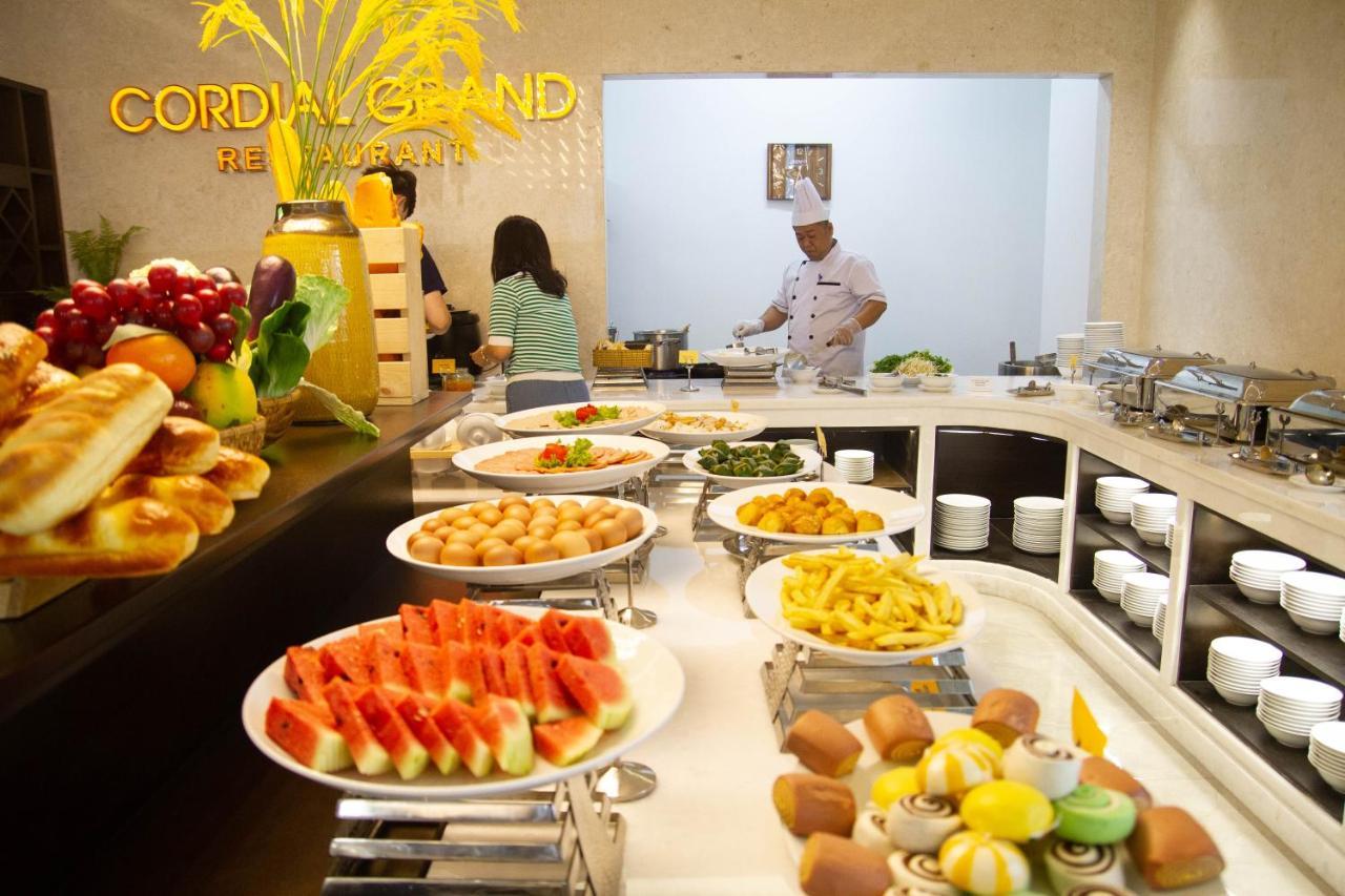 Cordial Grand Hotel Da Nang Beach Extérieur photo