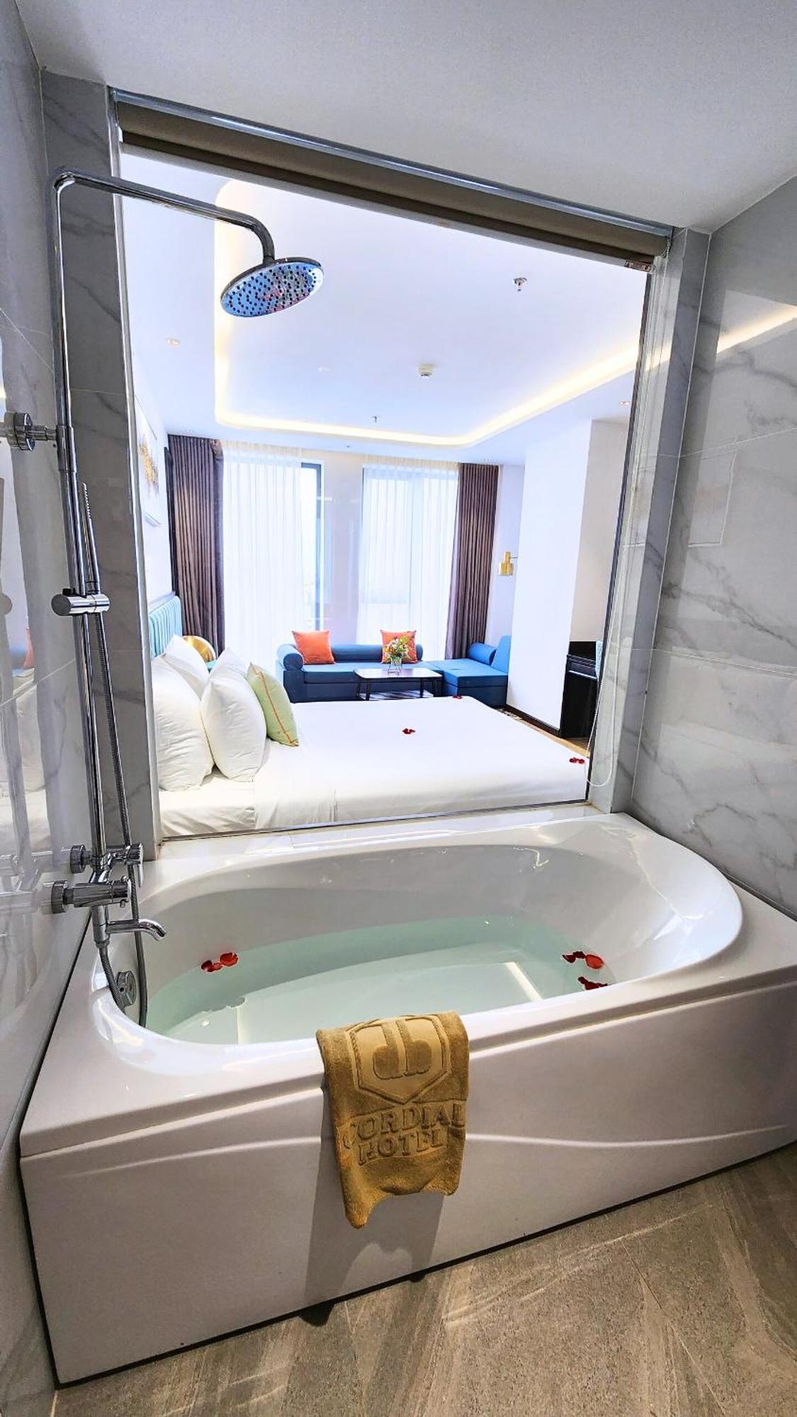 Cordial Grand Hotel Da Nang Beach Extérieur photo